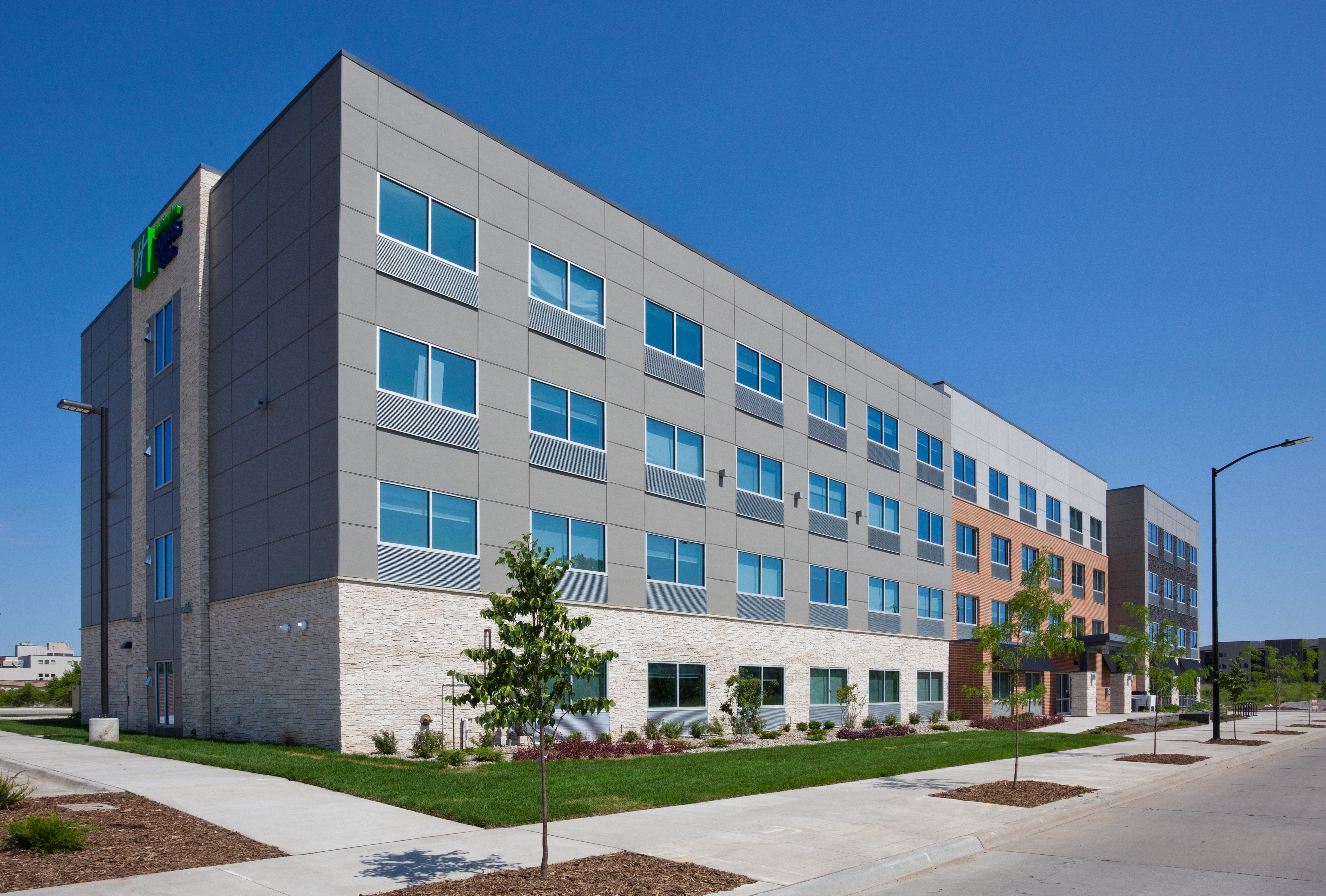 Holiday Inn Express And Suites Des Moines Downtown By Ihg Экстерьер фото